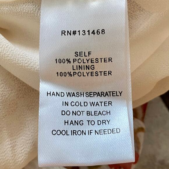 Fate Long Sleeve Floral Pearlescent Buttons
Size Small Romantic - Picture 7 of 14